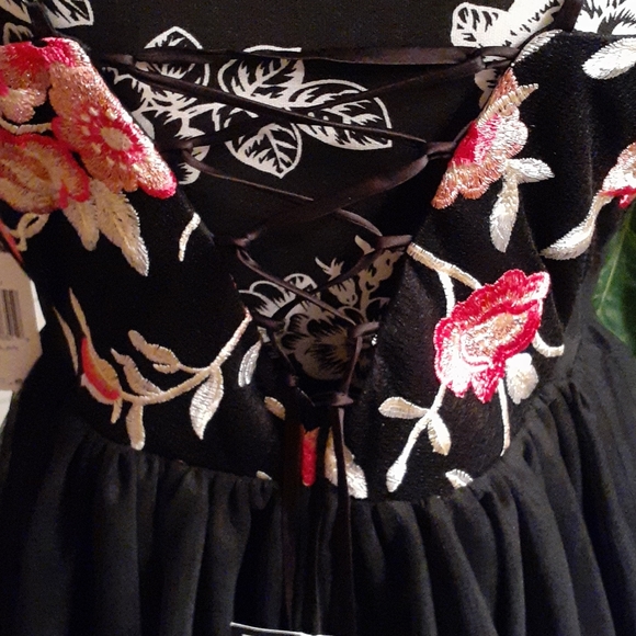 Dress - Picture 4 of 5